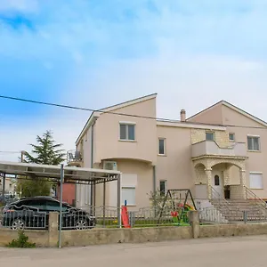 https://antonela-apartment.hotelinzadar.com